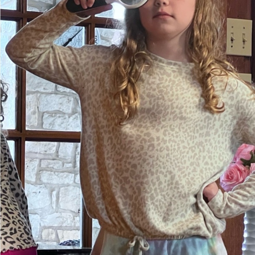 Leopard Print Drawstring Hem Top - Picture 6 of 7